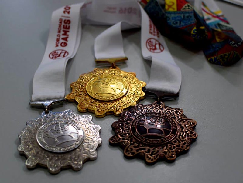 На Всемирных играх кочевников по борьбе на поясах алыш по вольному стилю сборная КР завоевала 4 медали