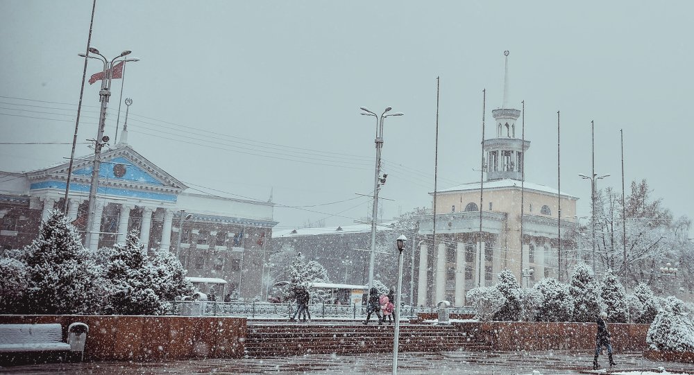 В Бишкеке во вторник слабый снег, температура воздуха -4°C