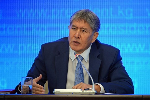 А.Атамбаев предложил депутатам расширить права премьер-министра при внесении представлений по освобождении министров