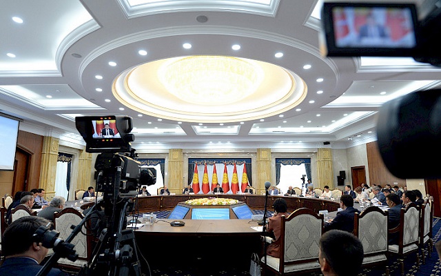 Президент Кыргызстана раскритиковал отчеты государственных органов