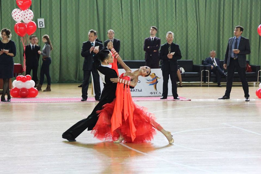 Танцоры из Кыргызстана завоевали 7 медалей на турнире в Казахстане