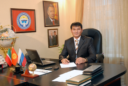 Жыргалбек Саматов получил мандат депутата Жогорку Кенеша