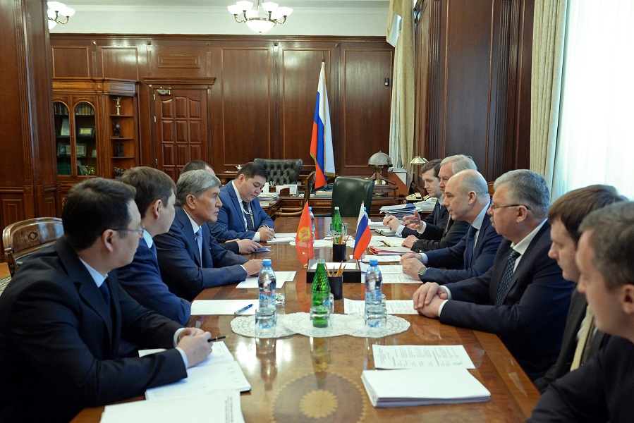 Алмазбек Атамбаев встретился с министром финансов России Антоном Силуановым
