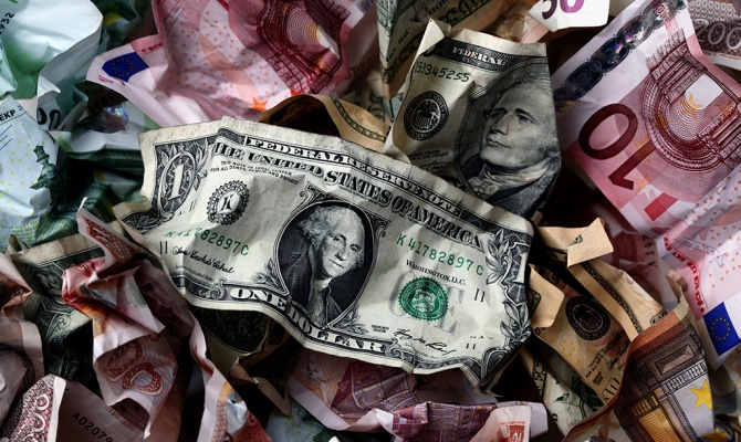 Закрыть все пункты обмена валюты в Кыргызстане предлагает Нацбанк