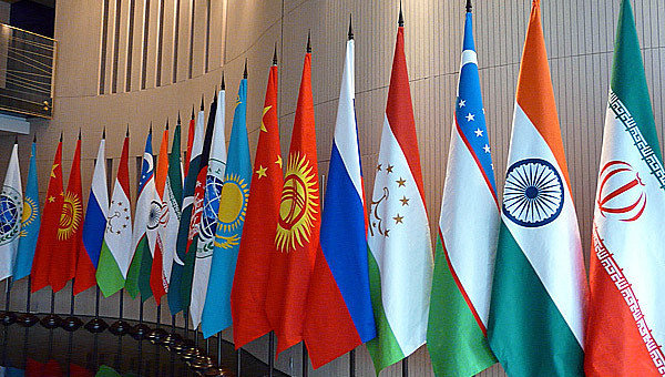 В Бишкеке отметили День родного языка