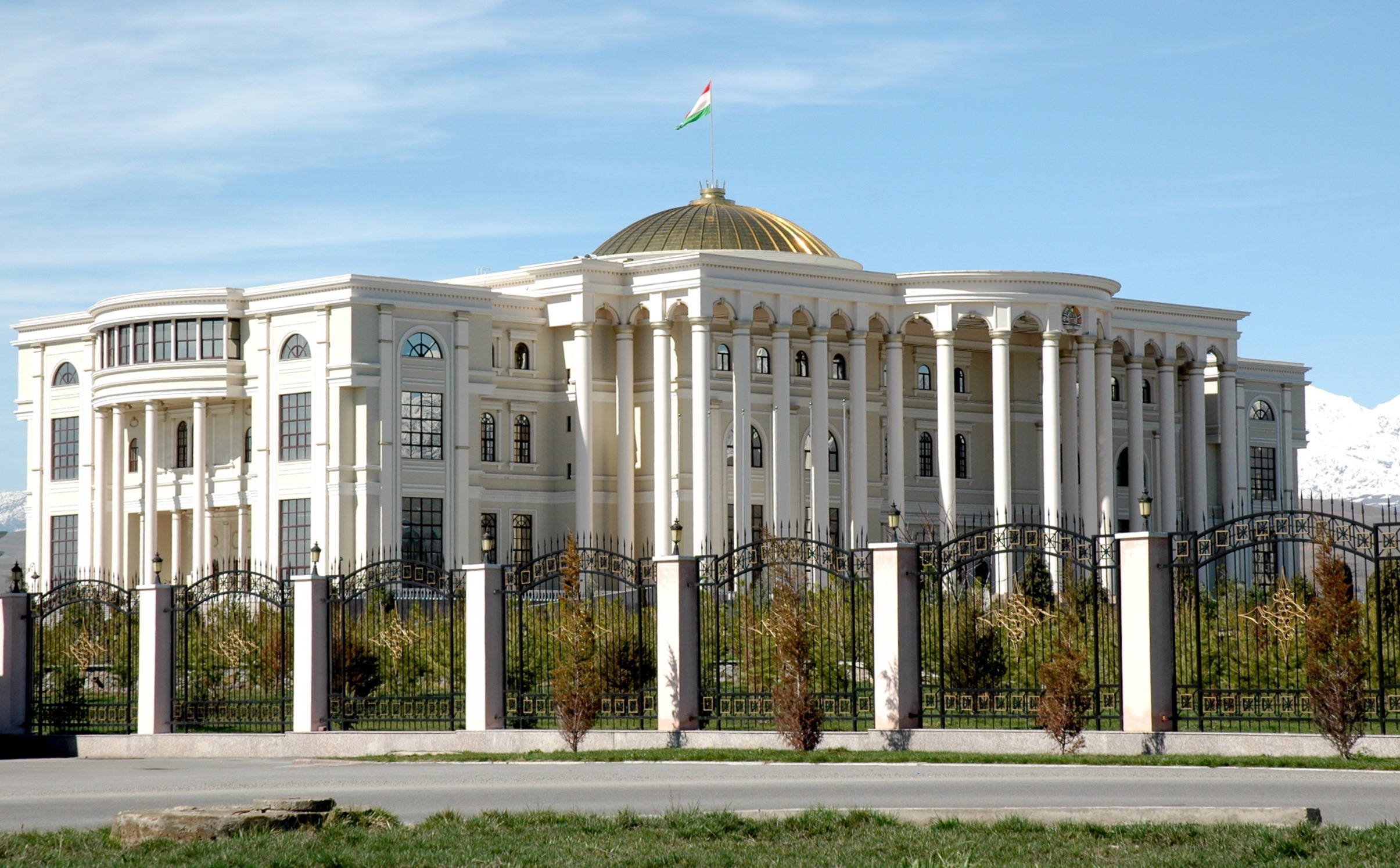 В Душанбе состоятся таджикско-кыргызские политические консультации