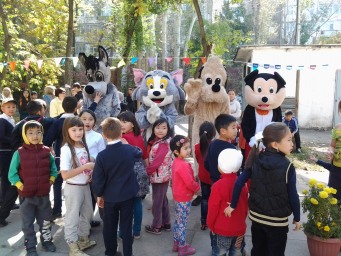 В рамках проекта «Подарим городу жизнь!» в Свердловском районе открылась новая детская площадка