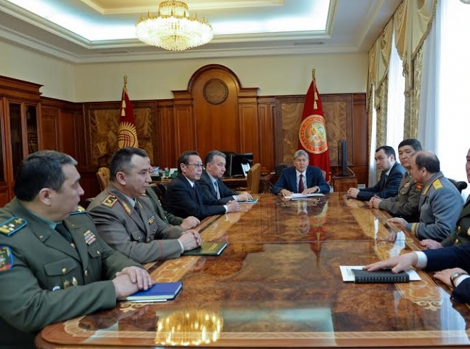 Алмазбек Атамбаев провел совещание с руководителями силовых структур