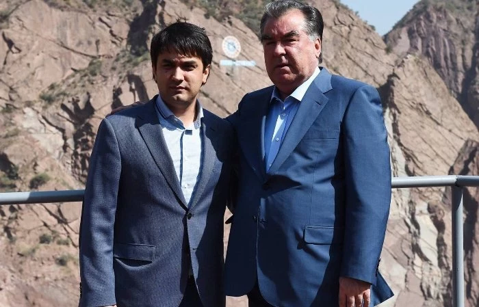 «Рахмон из-за неуверенности в преемнике начал чистку в рядах сторонников». Что значат приговоры по делу «о госперевороте» в Таджикистане