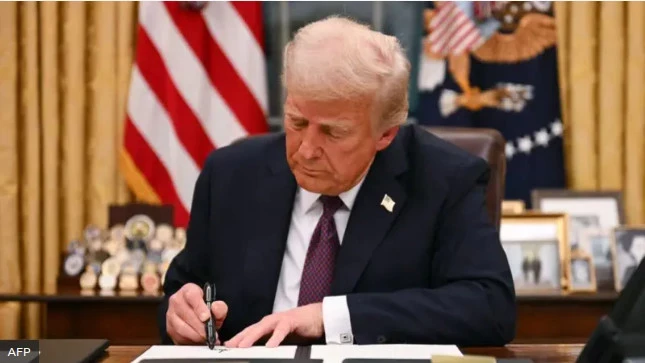 Трамп ввел пошлины в 25% на поставки в США стали и алюминия