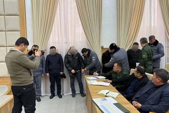 В Самарканде семерых энергетиков задержали прямо на совещании по вопросам коррупции