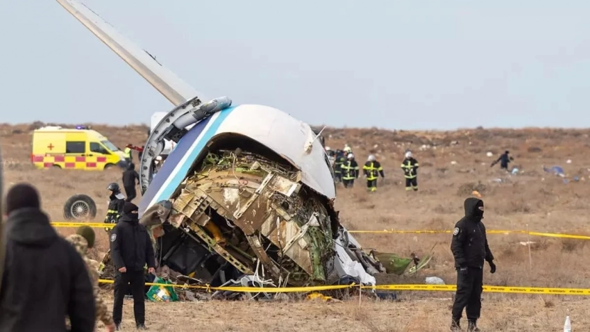 Самолет Azerbaijan Airlines был поврежден «внешними объектами» в воздухе: Отчет Минтранса Казахстана об авиакатастрофе в Актау