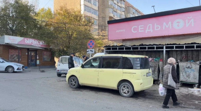 Машины, припаркованные возле мусорных площадок, будут эвакуировать