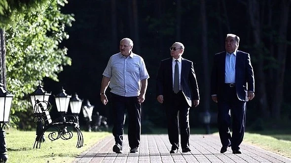 В ходе неформальной встречи Путин, Лукашенко и Рахмон позвонили Алиеву