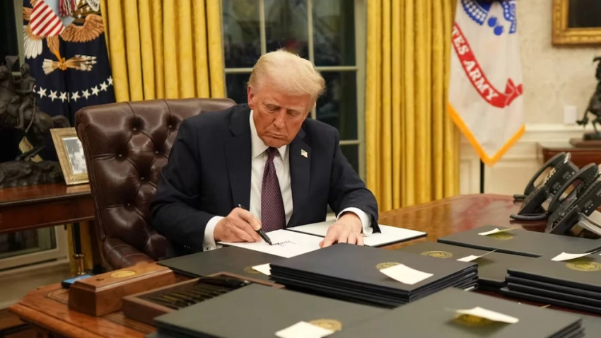 «Нью-Йорк Таймс»: Трамп готовится возобновить запреты на въезд в США. В предыдущем списке был Кыргызстан