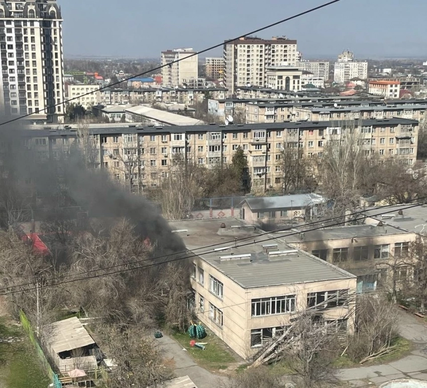 Бишкекчанка требует охраны заброшенного детсада после пожара