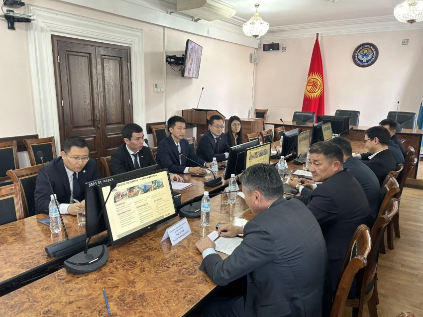 Китайская компания изучает возможность строительства монорельсовых дорог в Бишкеке