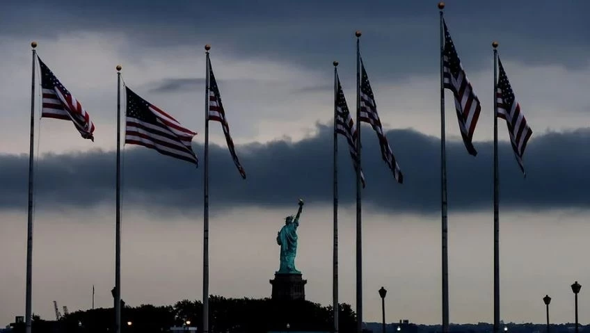 Финансовая система на основе доллара может рухнуть из-за Трампа