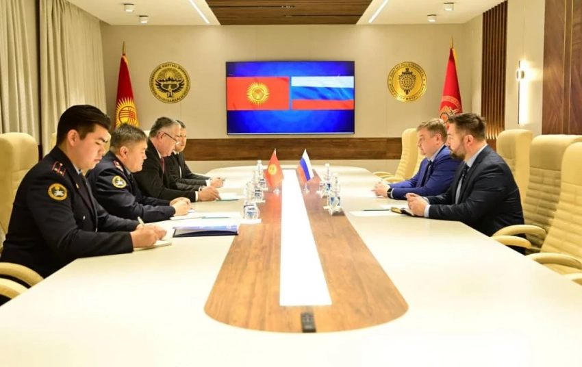 Замминистра МВД Кыргызстана обсудил борьбу с наркотиками с представителями МВД России