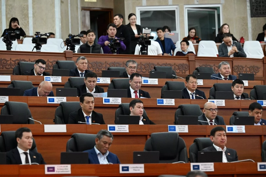 Парламент станет элитным клубом для миллионеров: Дастан Бекешев о проекте нового закона о выборах