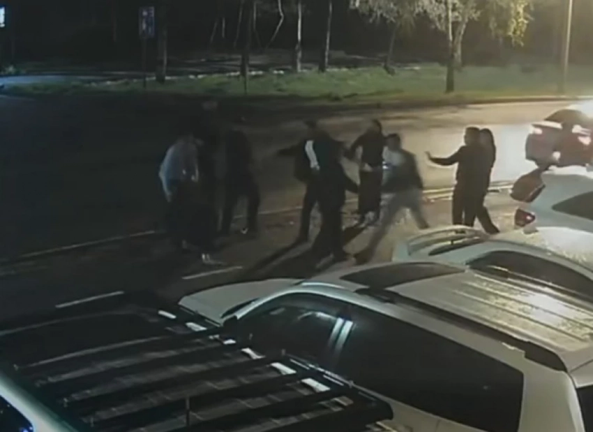 Возле ресторана «Хива» в Бишкеке произошла драка (видео)