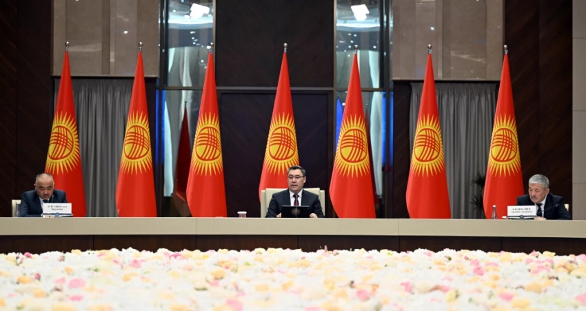 Президент провел очередное заседание Совета безопасности (фото)