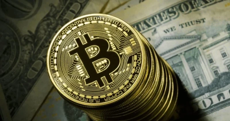 Стоимость биткоина превысила $105 тысяч впервые с января