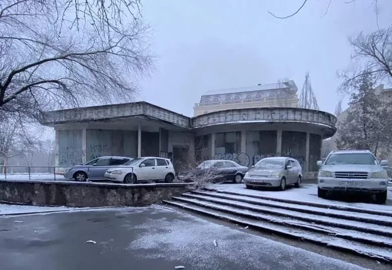 В Бишкеке в собственность государства возвращен планетарий с земельным участком