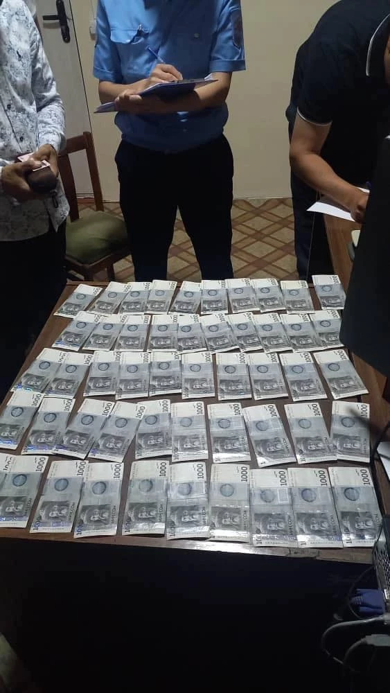 В Баткенской области задержан мужчина, попытавшийся дать взятку милиционеру