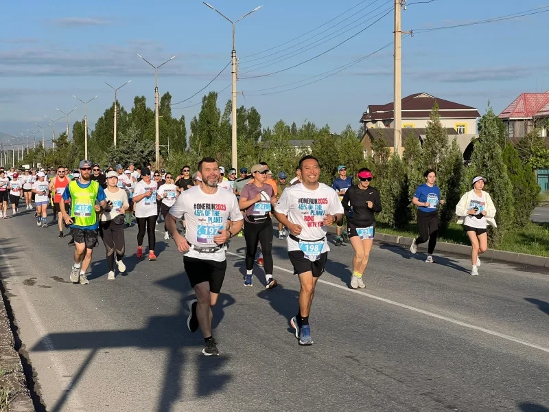 В Бишкеке прошел полумарафон One Run