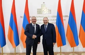 Нурланбек Тургунбек уулу встретился с премьер-министром Армении Николом Пашиняном