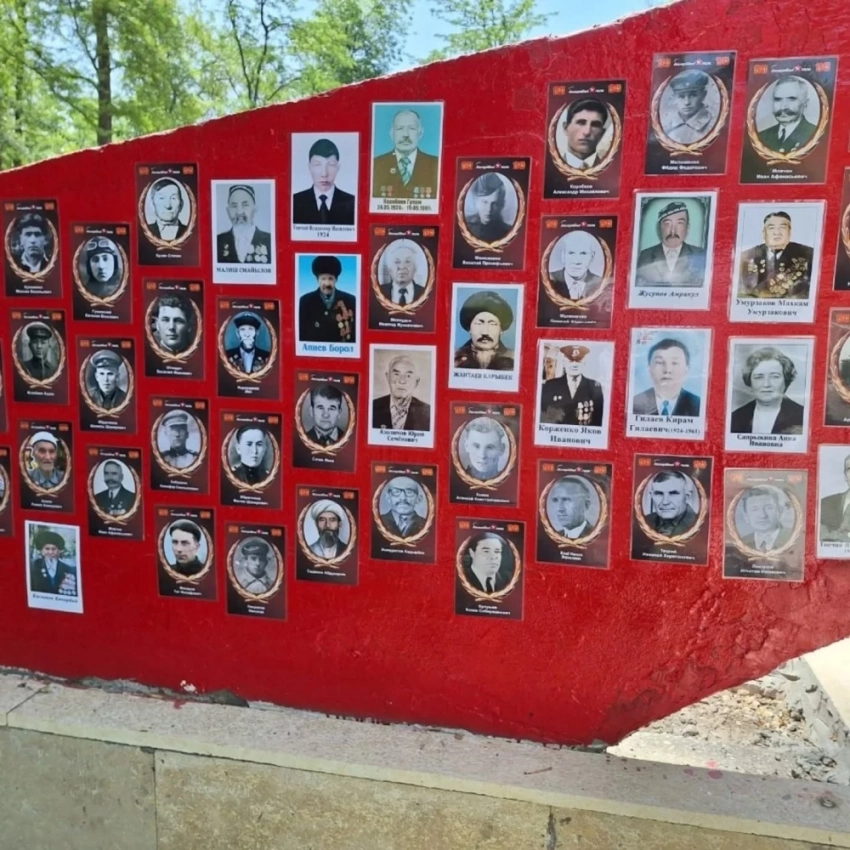 В Джалал-Абаде зажгли Вечный огонь и открыли обелиски в честь фронтовиков