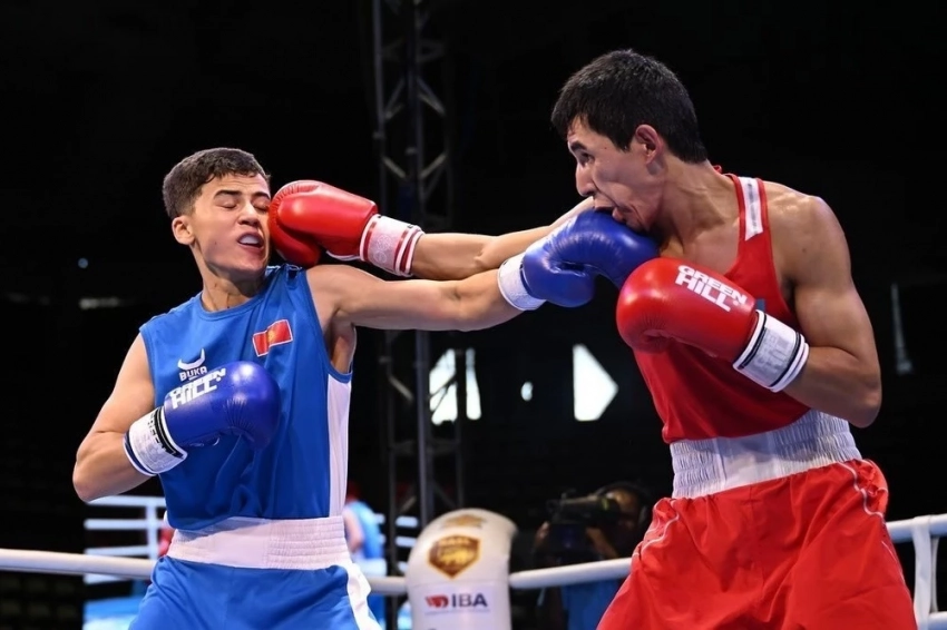 Зафарбек Камилов одержал первую победу на чемпионате Азии по боксу