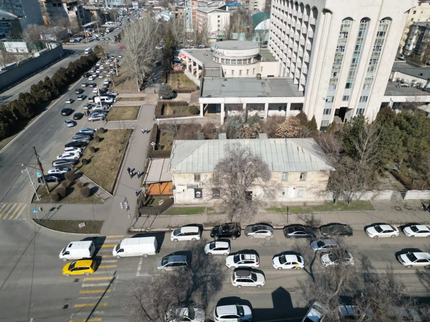 За незаконную приватизацию двухэтажного здания в Бишкеке возбуждено возбуждено уголовное дело в отношении ответственных лиц Федерации профсоюзов Кыргызстана