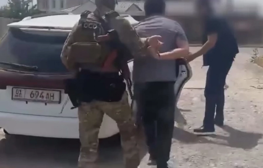 Ущерб в 38,7 млн сомов: в Бишкеке задержали кибермошенников (видео)