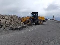 На перевале Тоо-Ашуу уложено 58 тонн асфальта и проведена очистка осыпи