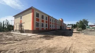 В Сузакском районе строят новую школу