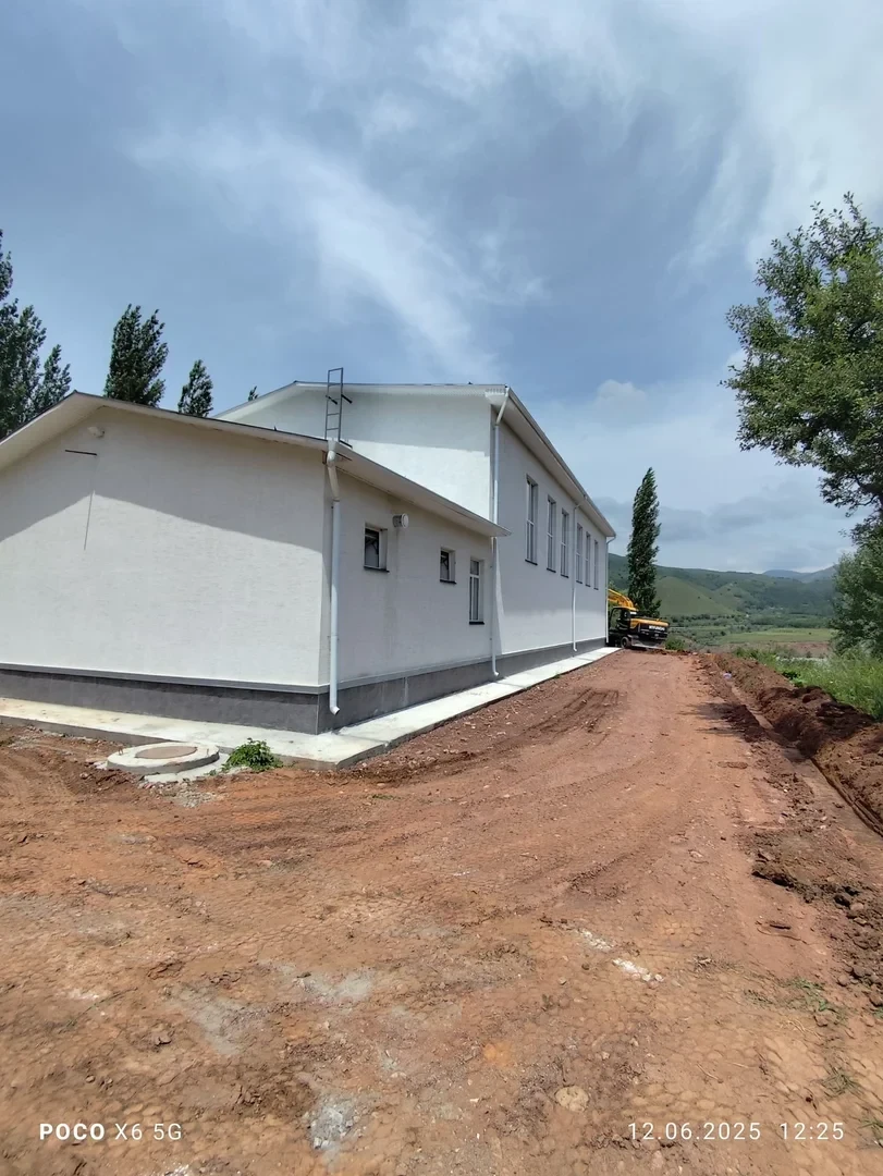 В Кара-Кулджинском районе строится новый спортивный зал