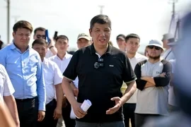 Айбек Джунушалиев встретился с владельцами участков в селе Кок-Жар