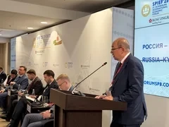 Боконтаев выступил на ПМЭФ-2025 с приветствием к участникам бизнес-диалога «Кыргызстан-Россия»