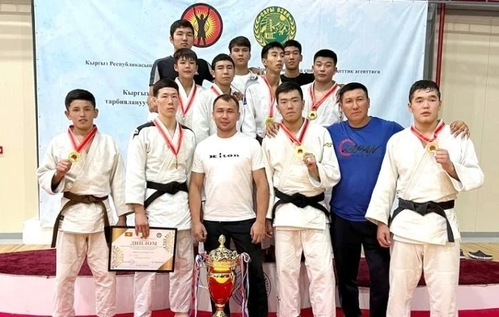 Определены победители турниров по борьбе и дзюдо на играх "Я - чемпион"