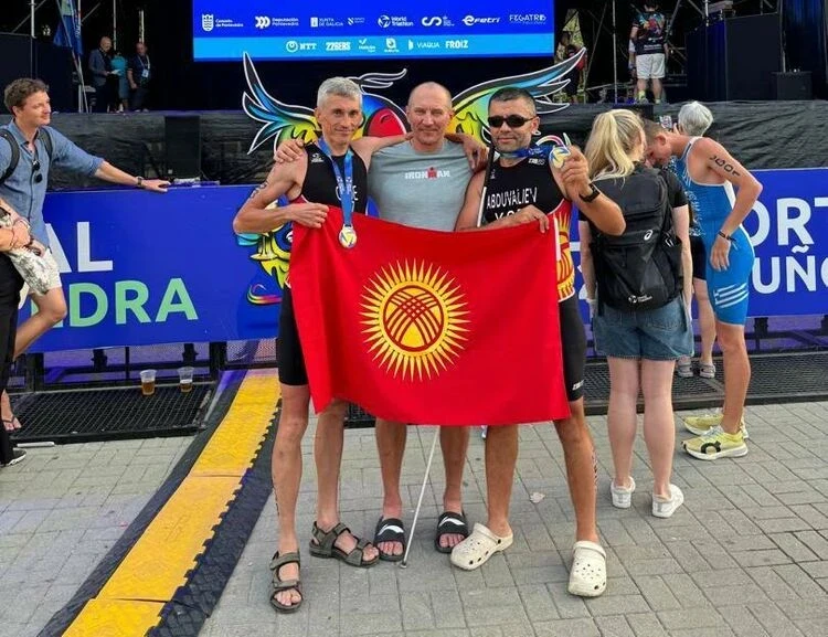 Кыргызстанец Жалалдин Абдувалиев стал чемпионом мира по паратриатлону