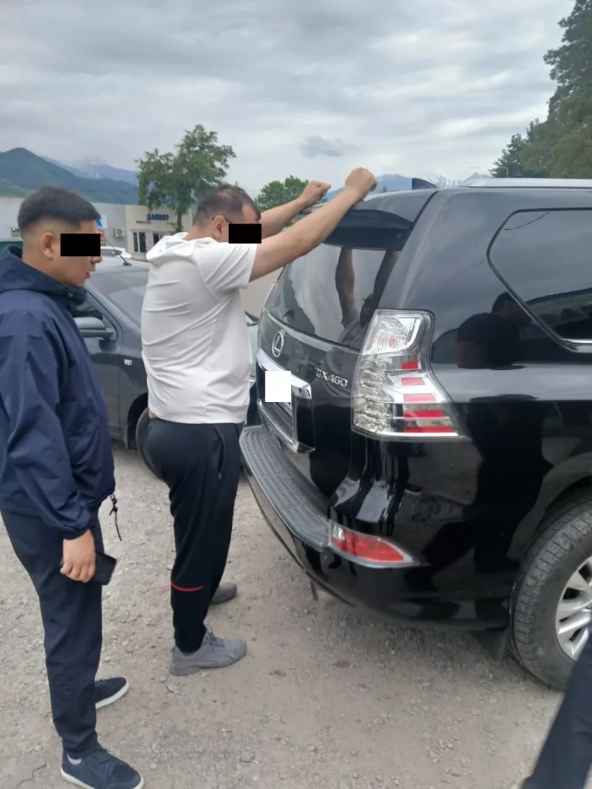 ГКНБ КР выявил схему незаконной регистрации авто из Армении и Абхазии