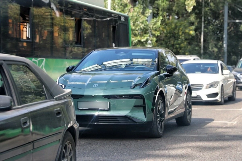 Казахстанцам советуют не покупать ввезенные по серым схемам китайские авто