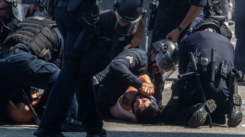 В Лос-Анджелесе ввели комендантский час на фоне протестов