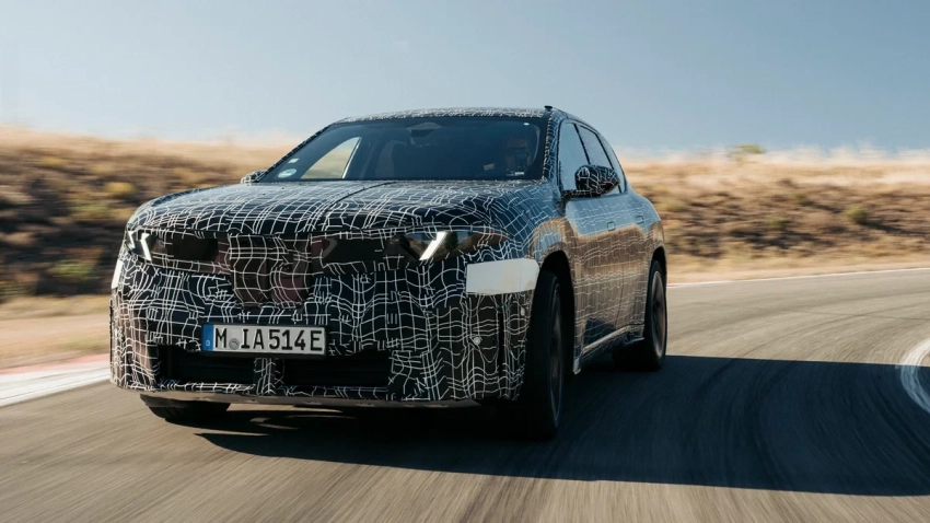 BMW научила машины самостоятельно включать поворотники