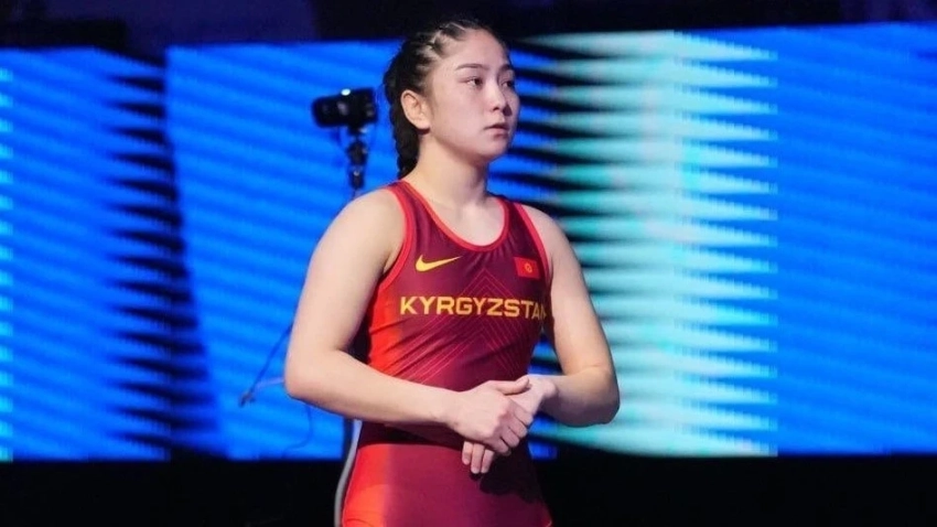 Арууке Кадырбек кызы завоевала серебро на чемпионате Азии по борьбе