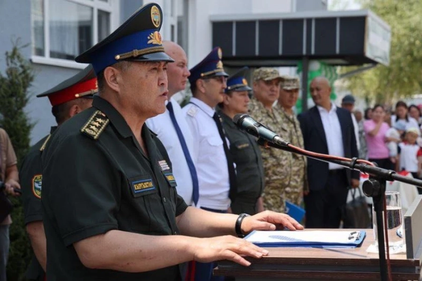 Ташиев призвал чиновников Баткенской области перевезти свои семьи в регион