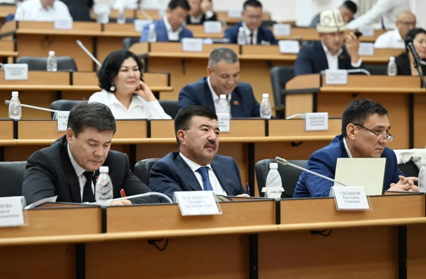 Парламент принял закон об Омбудсмене