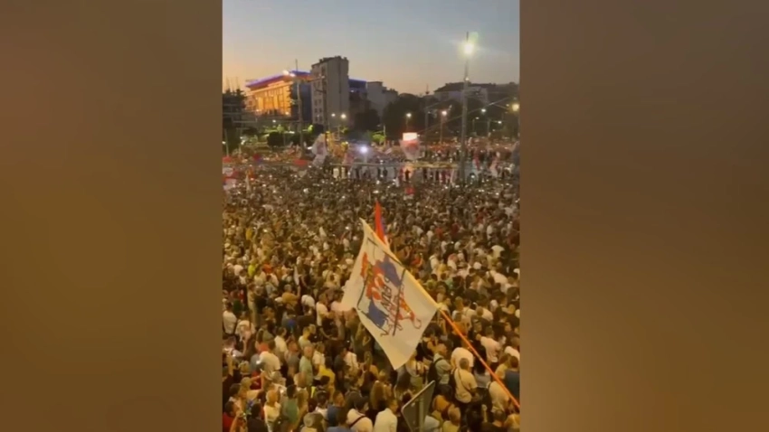 В Белграде прошли массовые протесты с требованием отставки президента Вучича